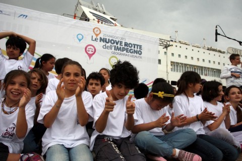 i ragazzi sulla nave della legalità giunta ieri a Palermo